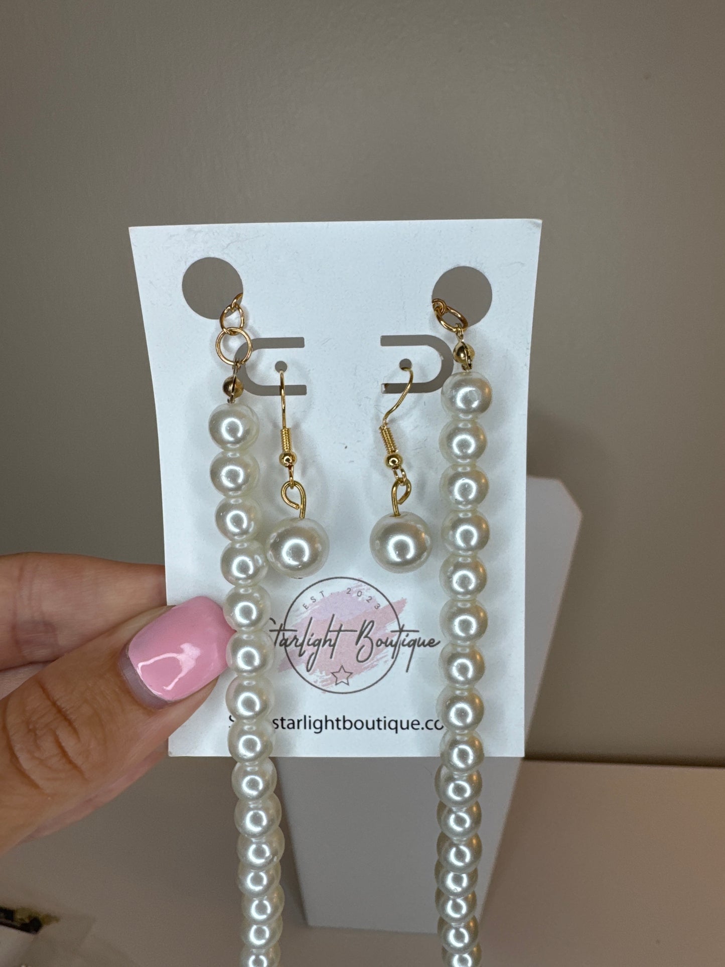 Pearl Bow Necklace