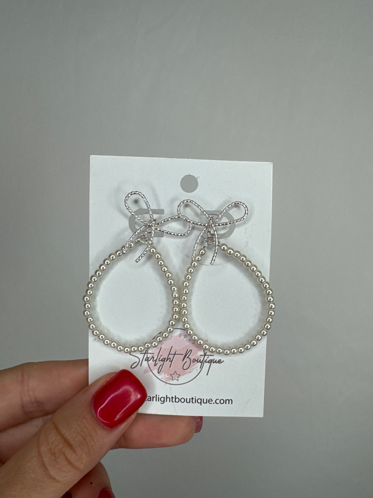 Bow with Pearl Hoops