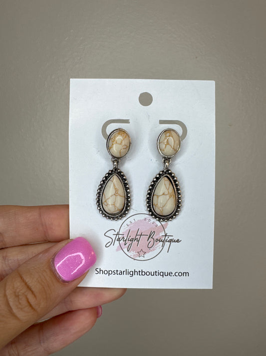 Lizzy Earrings