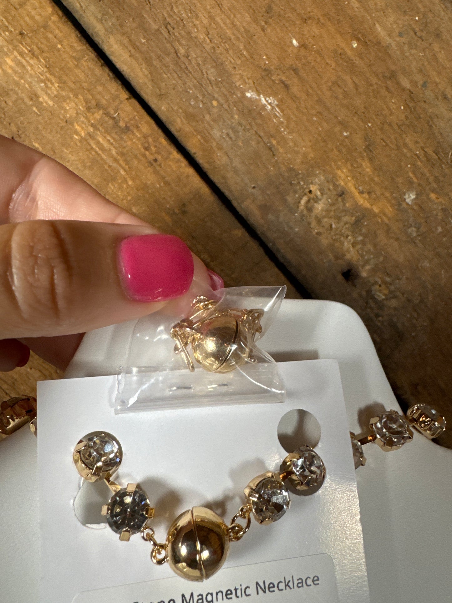 Nora Stone Magnetic Necklace