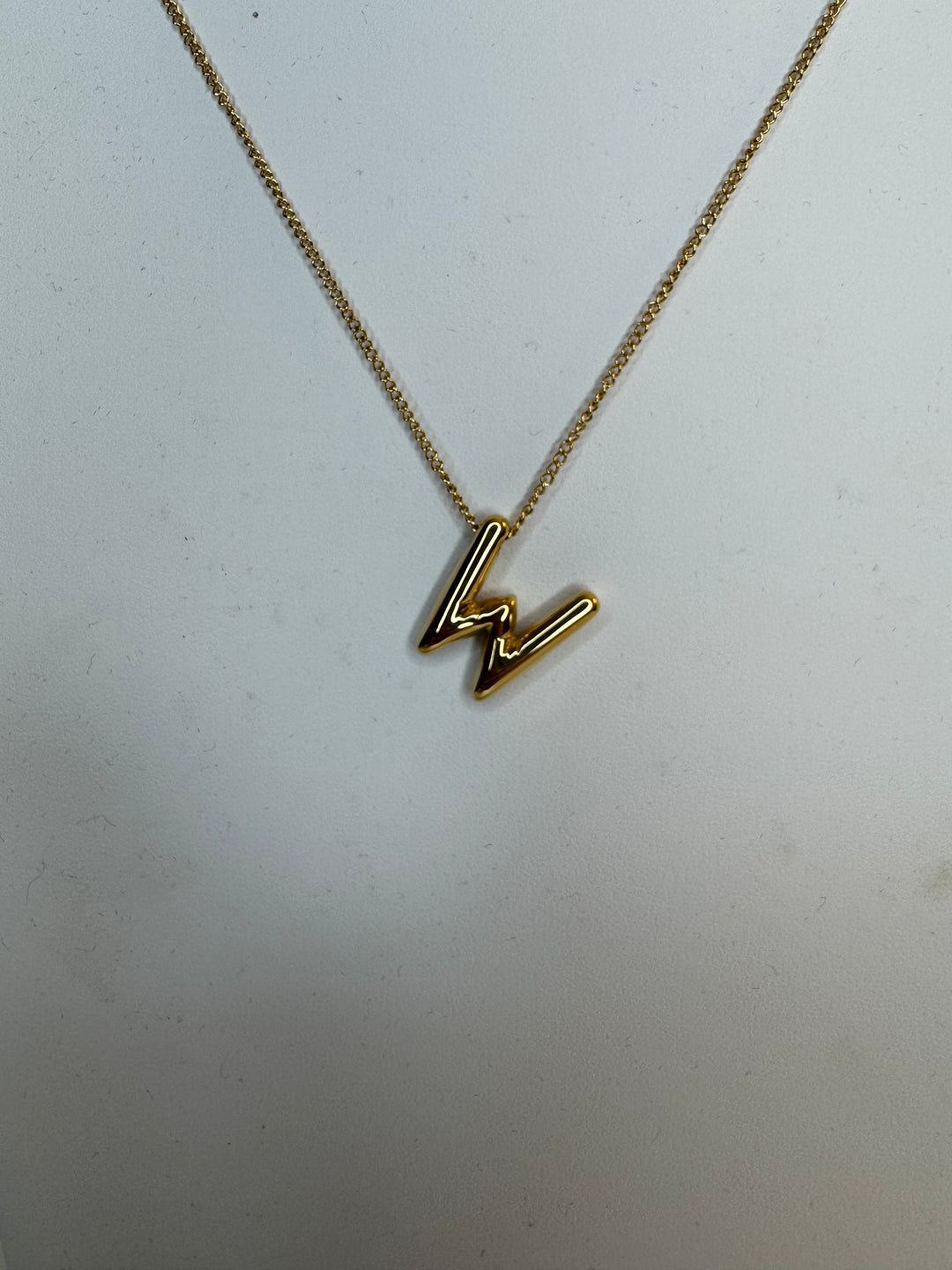 Balloon W Necklace