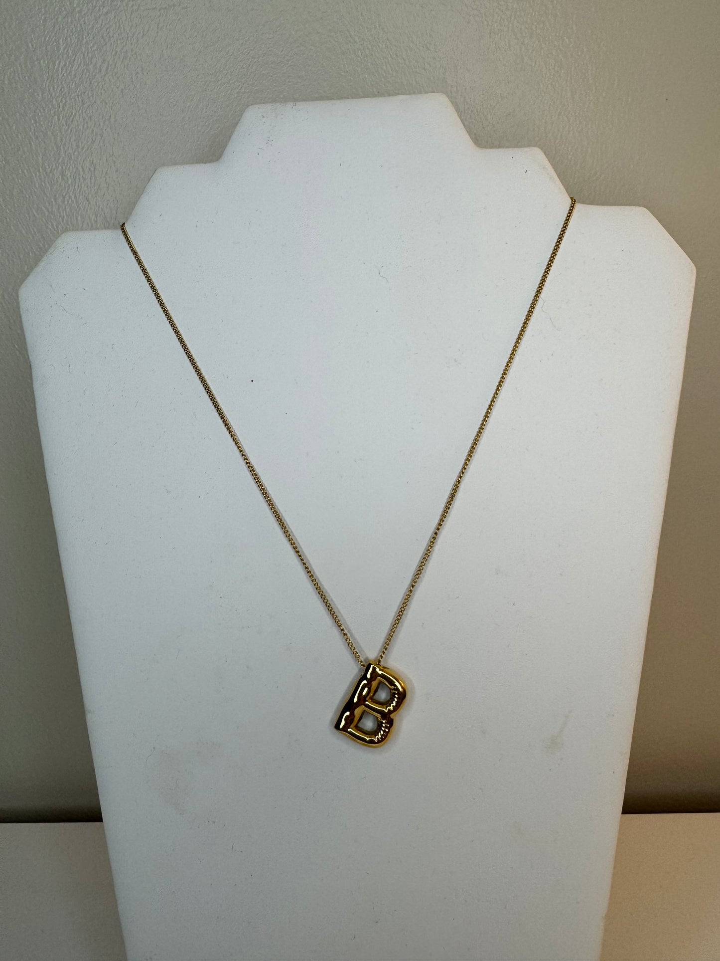 Balloon B Necklace