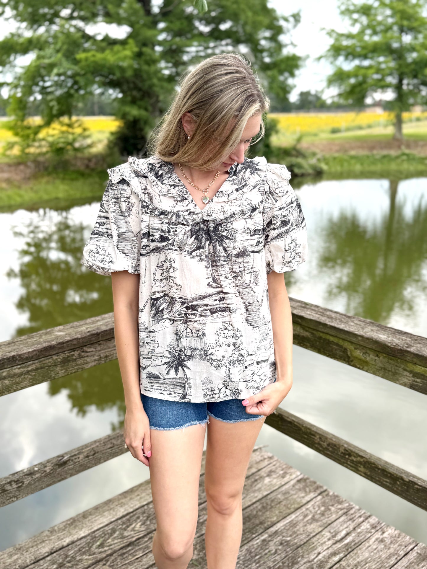 Evelyn Split Neck Balloon Sleeve Top