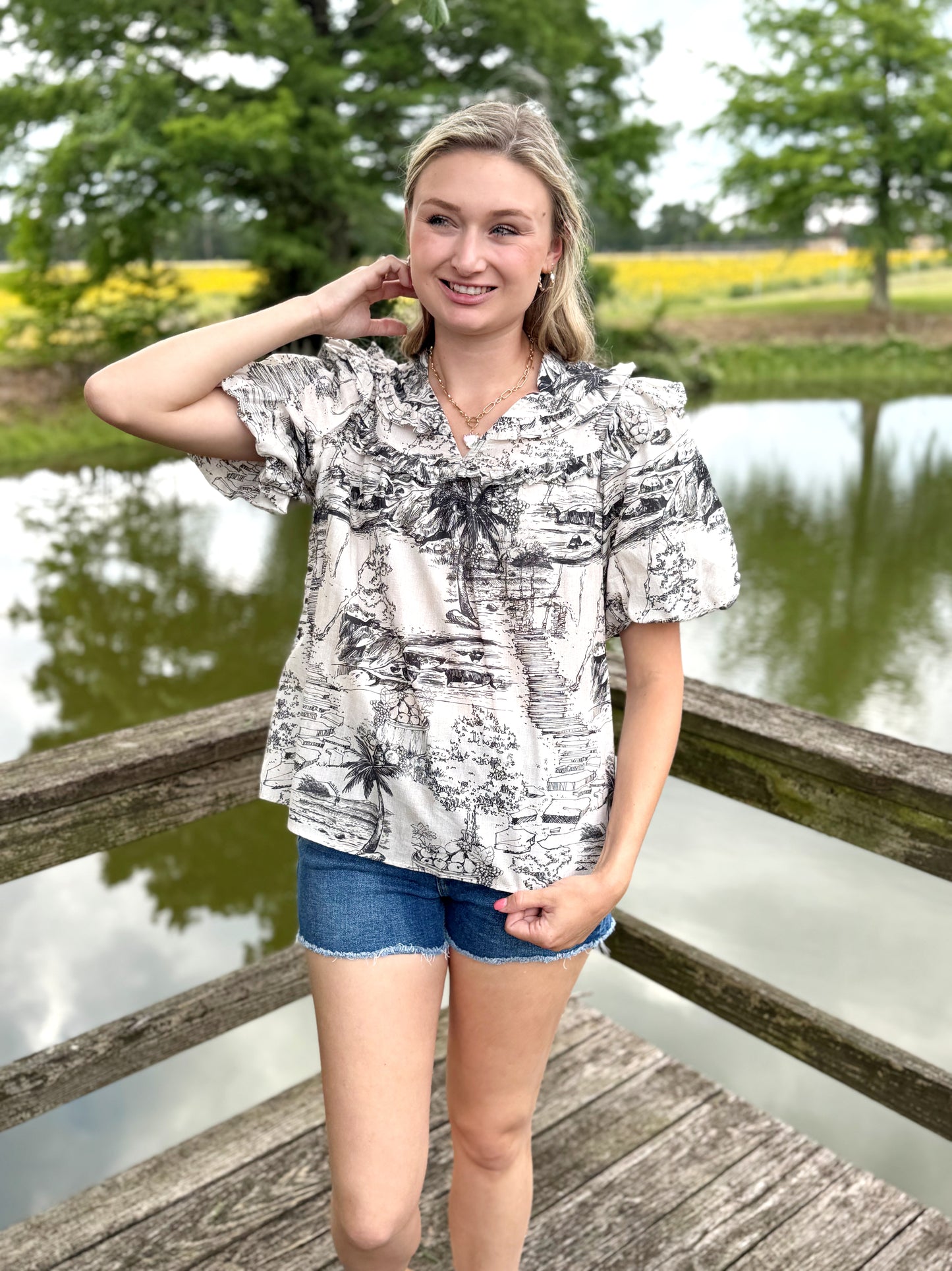 Evelyn Split Neck Balloon Sleeve Top