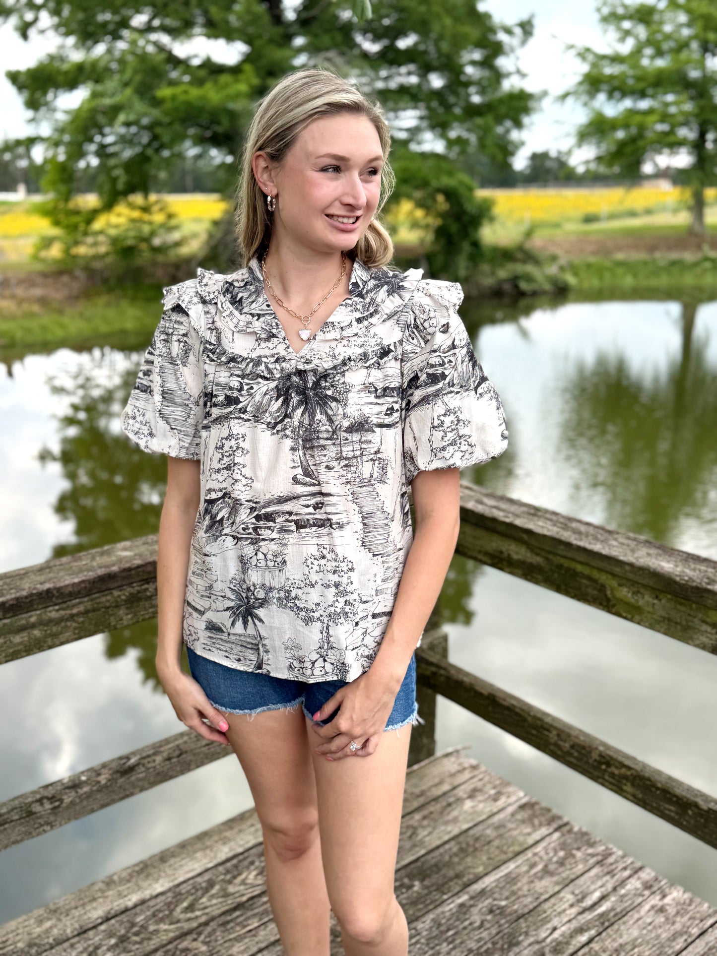 Evelyn Split Neck Balloon Sleeve Top